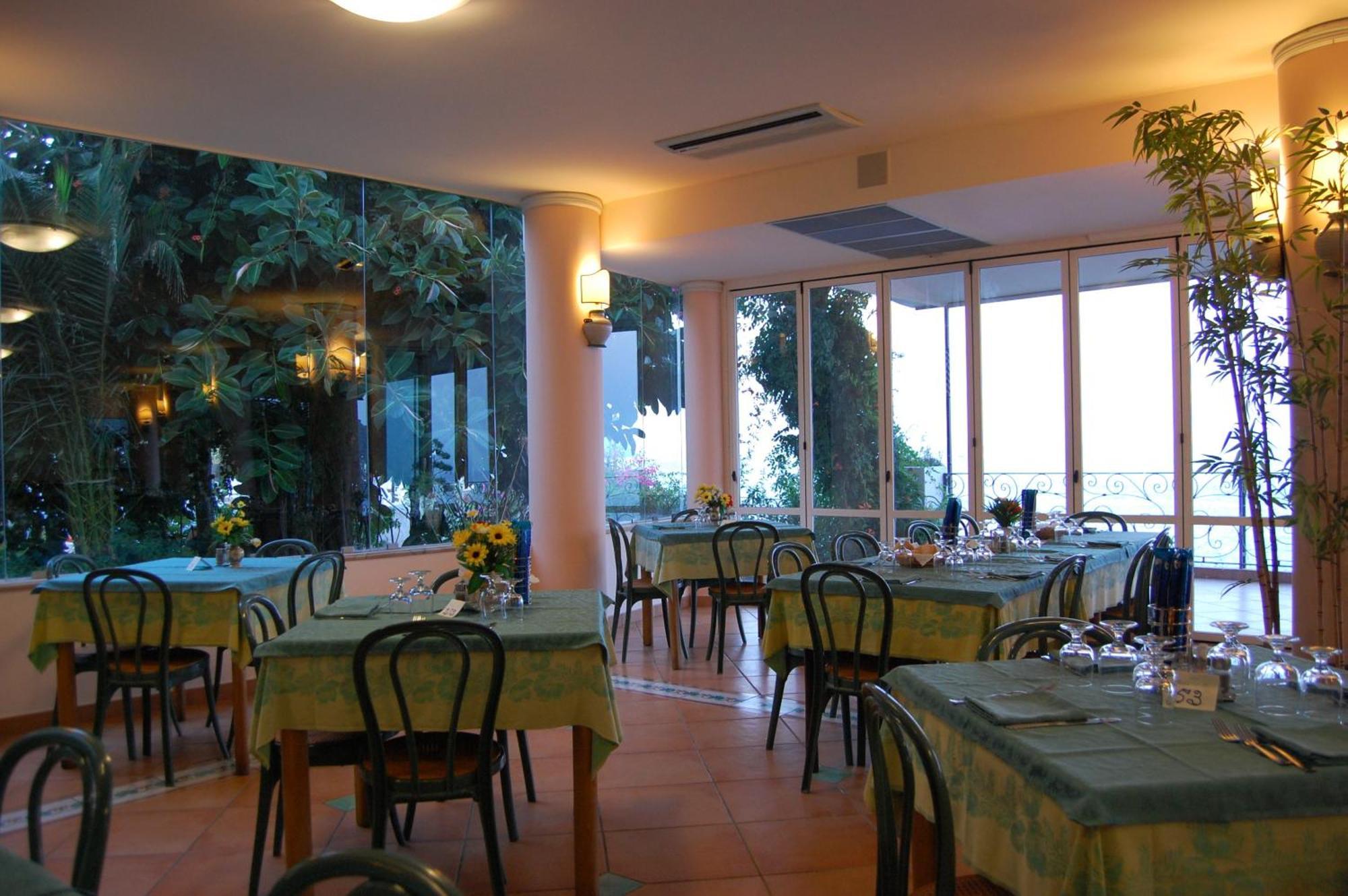 Hotel Giardino Sul Mare Lipari  Exterior foto
